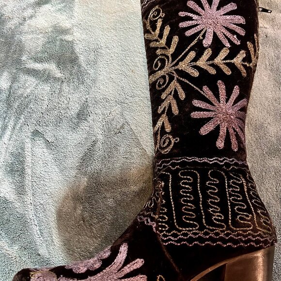 Erkan Demir - Artemis Black Velvet Boots w/ Stitched Embellishments -Sz. 38/ 7 - Picture 8 of 12